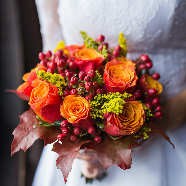 Importance of wooden roses wedding bouquet for an event