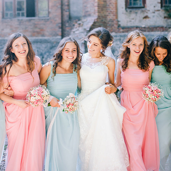 How to Pick the Perfect Bridesmaid Dresses