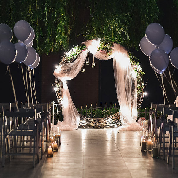 Let sola flowers incorporate into wedding decoration