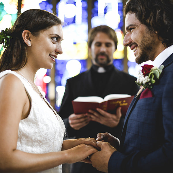 How to Write Your Perfect Wedding Vows?