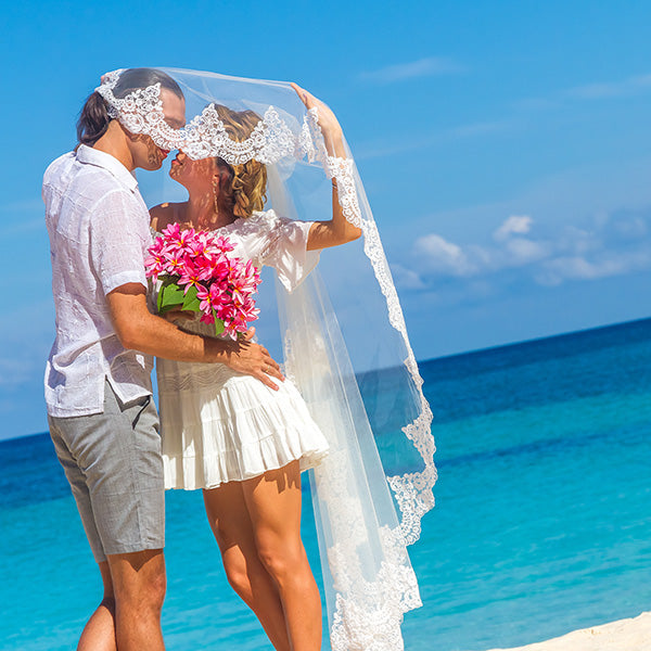 Flower Arrangements for a Perfect Beach Wedding