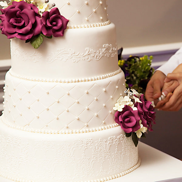 4 Tips on How to Choose the Perfect Wedding Cake