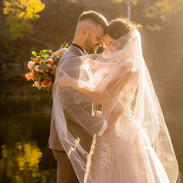 How Much Is It Normal to Spend On Wedding Flowers?